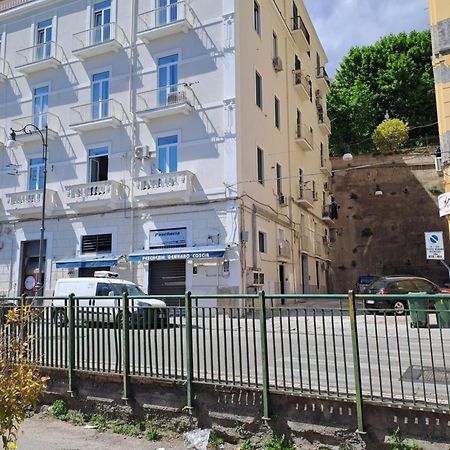 Ti Porto Al Centro Unforgettable Moments Apartment Salerno Bagian luar foto