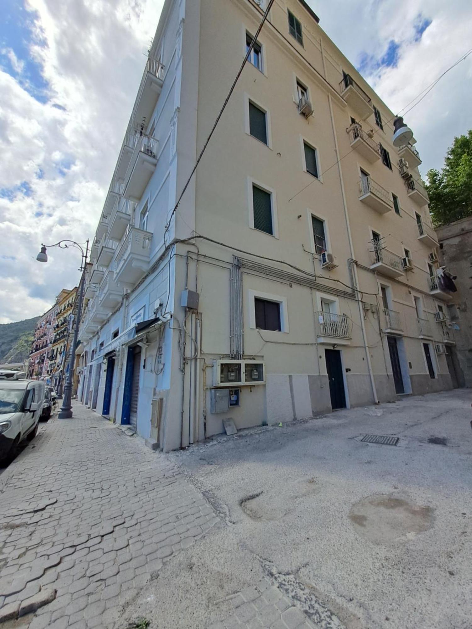 Ti Porto Al Centro Unforgettable Moments Apartment Salerno Bagian luar foto